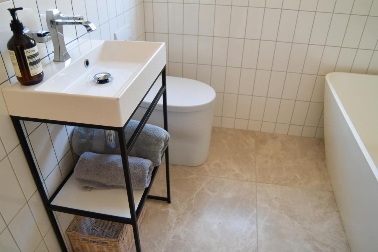 Luxury Croft Templepatrick Near Airport Rabbit And Hilton Hotel Extérieur photo